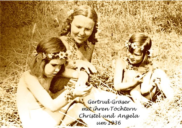 Trudel (Gertrud Grser) mit ihren Tchtern Christel und Angela um 1936